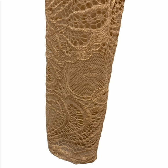 Charlotte Russe Beautiful Lace Long Sleeve Blouse - Picture 7 of 11